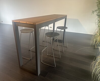 Bastalpe-Extremis-Bartafel Cubrick met 4 barkrukken Tiki -60%