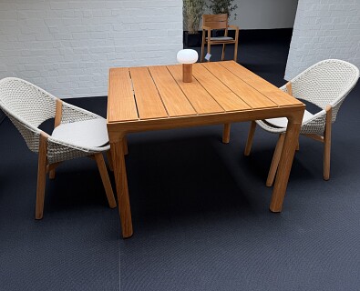Tribu-Illum eettafel teak met 2 stoelen Elio - 70%