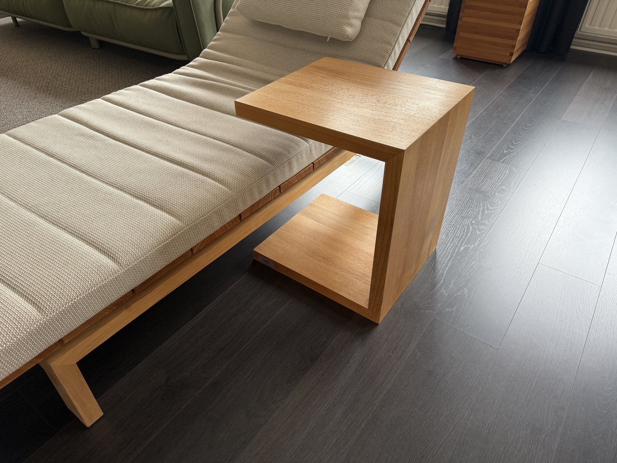 Tribu- C table massief teak