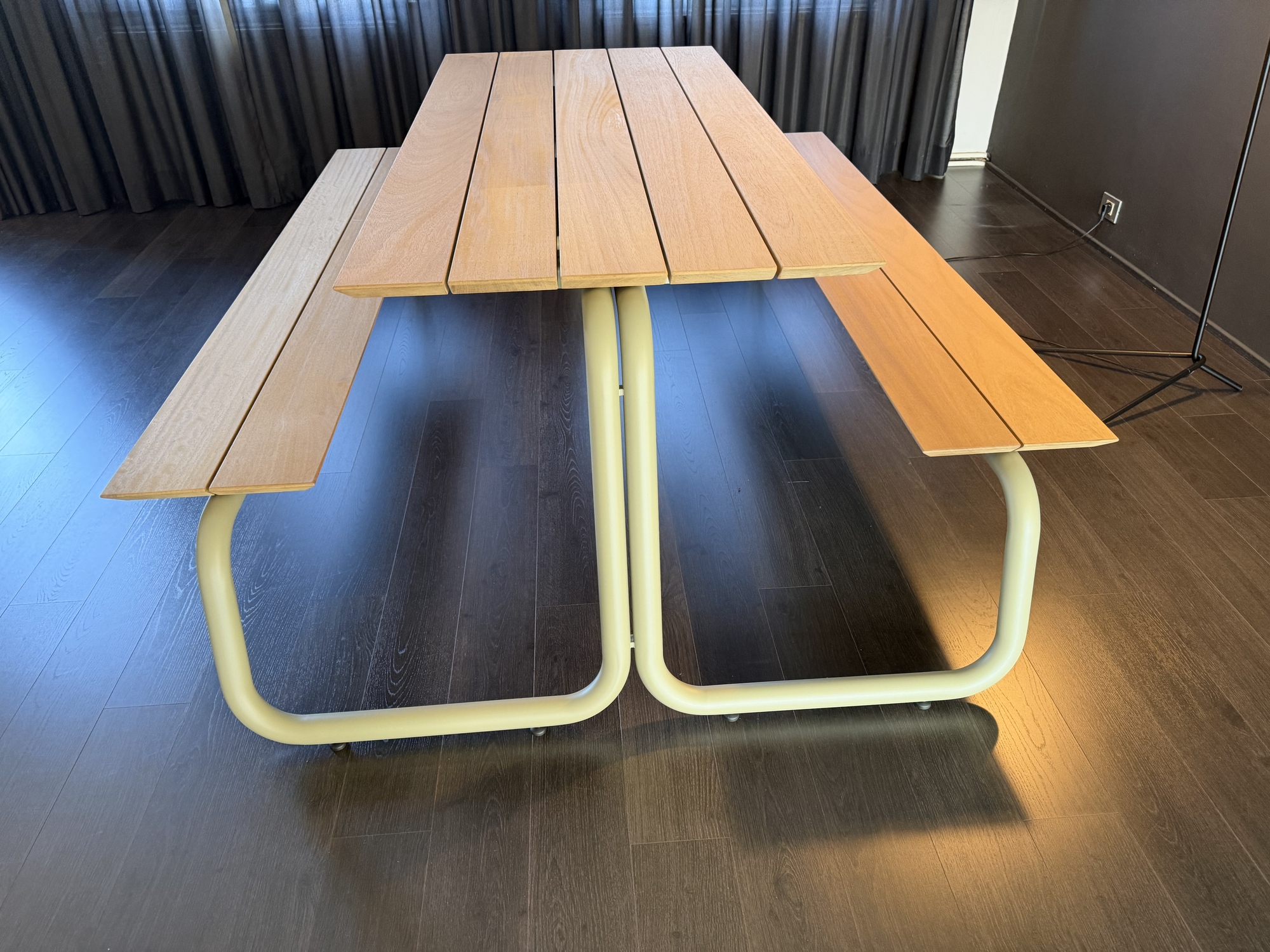 Wunder-The S Table voor 8 personen