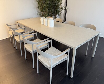 Tribu- tafel Illum keramiek met 8 stapelbare stoelen (267cmx100cm) -  40%