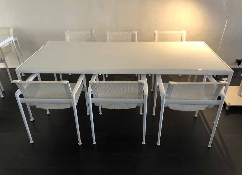 Knoll-tafel met 6 armstoelen Richard Schutz