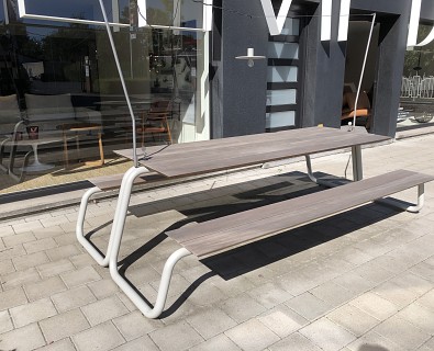Wunder-The table
