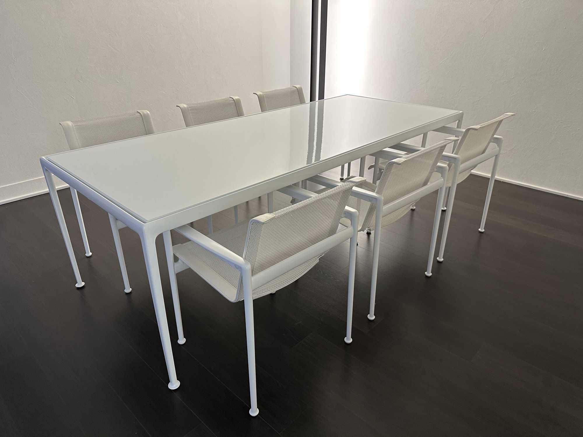 Knoll-tafel met 6 armstoelen Richard Schutz