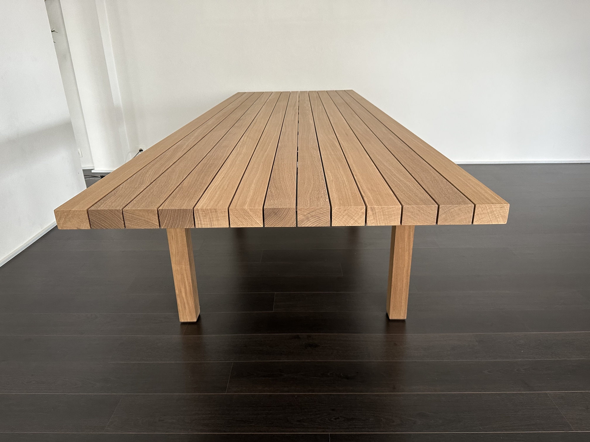 Bastalpe-outdoor tafel Timber afromosia massief