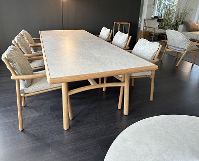 Tribu-Ukiyo eettafel met 6 armstoelen -35%
