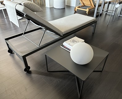 Tribu-Forum ligzetel met kussen & bijzettafel - 40%
