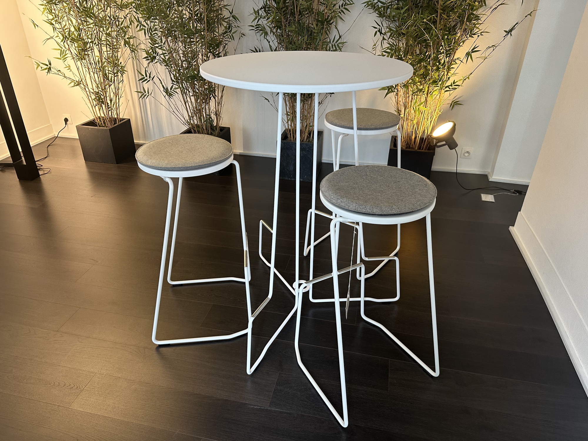 Extremis-opvouwbare Tiki tafel met 3 barkrukken