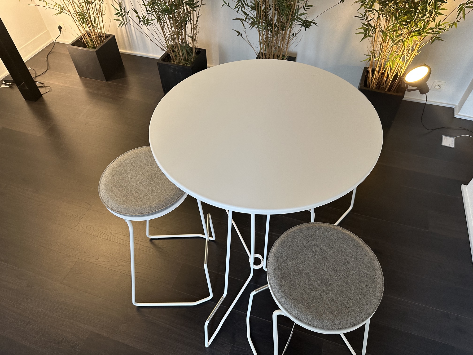 Extremis-opvouwbare Tiki tafel met 3 barkrukken