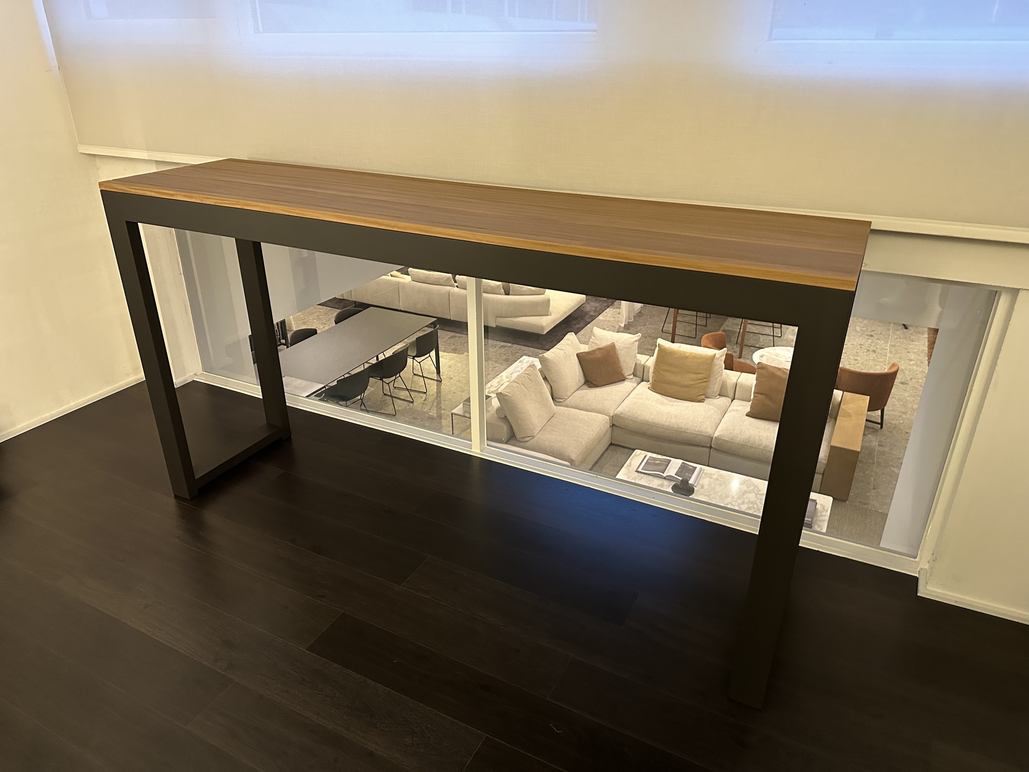 Bastalpe- tafel met 2 zitbanken en bartafel met 4 barkrukken Cubrick