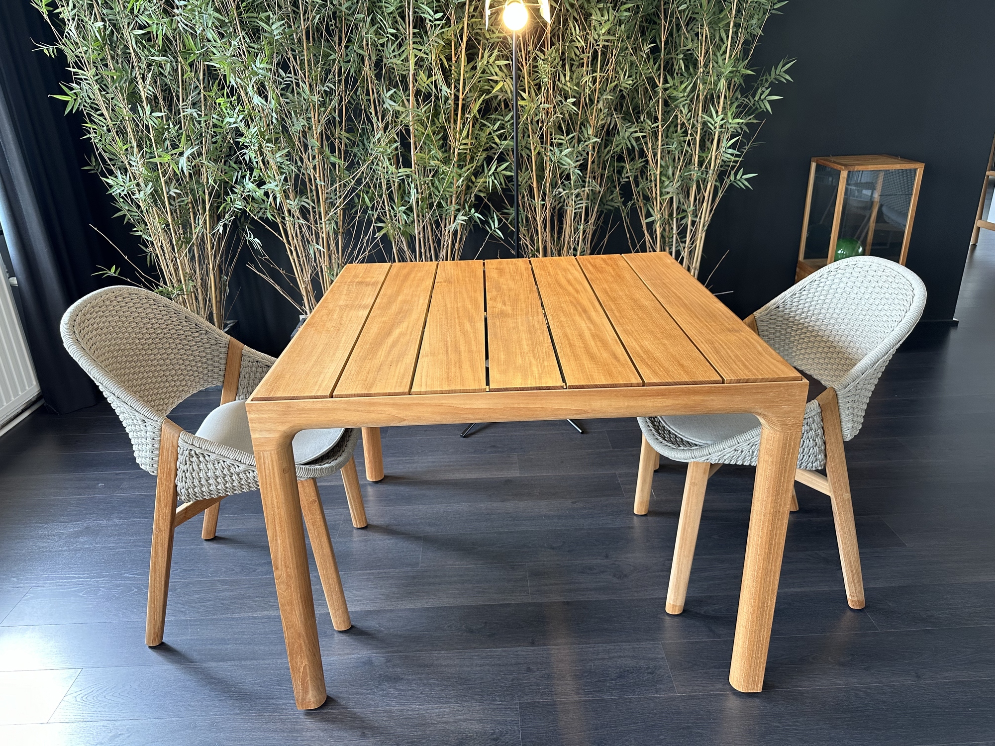 Tribu-Illum eettafel teak met 2 stoelen Elio
