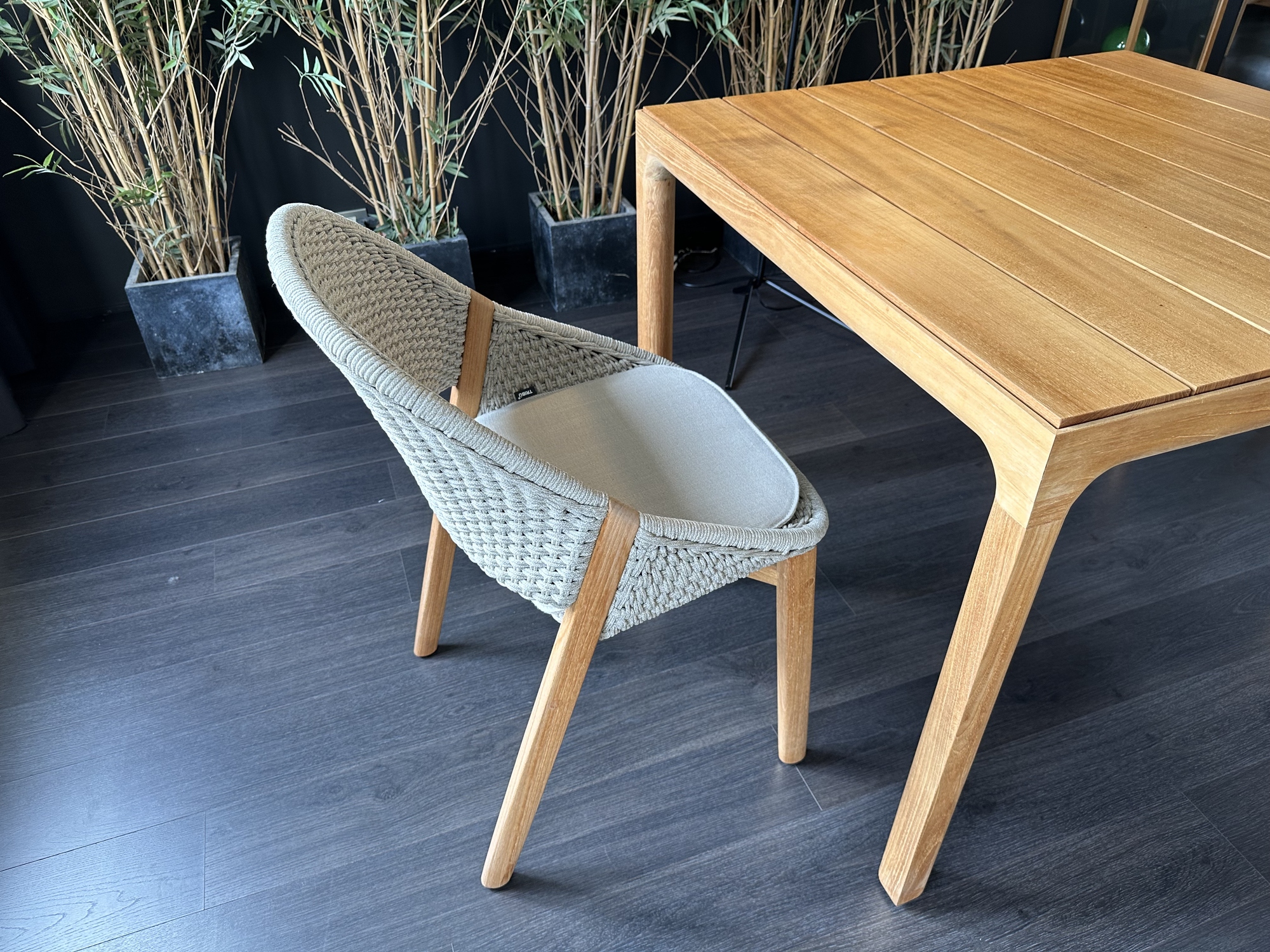 Tribu-Illum eettafel teak met 2 stoelen Elio